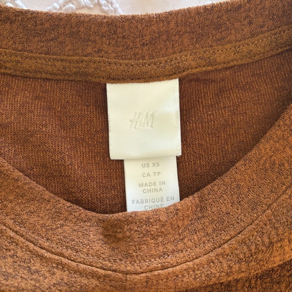 XS H&M Loose Top - Picture 3 of 3